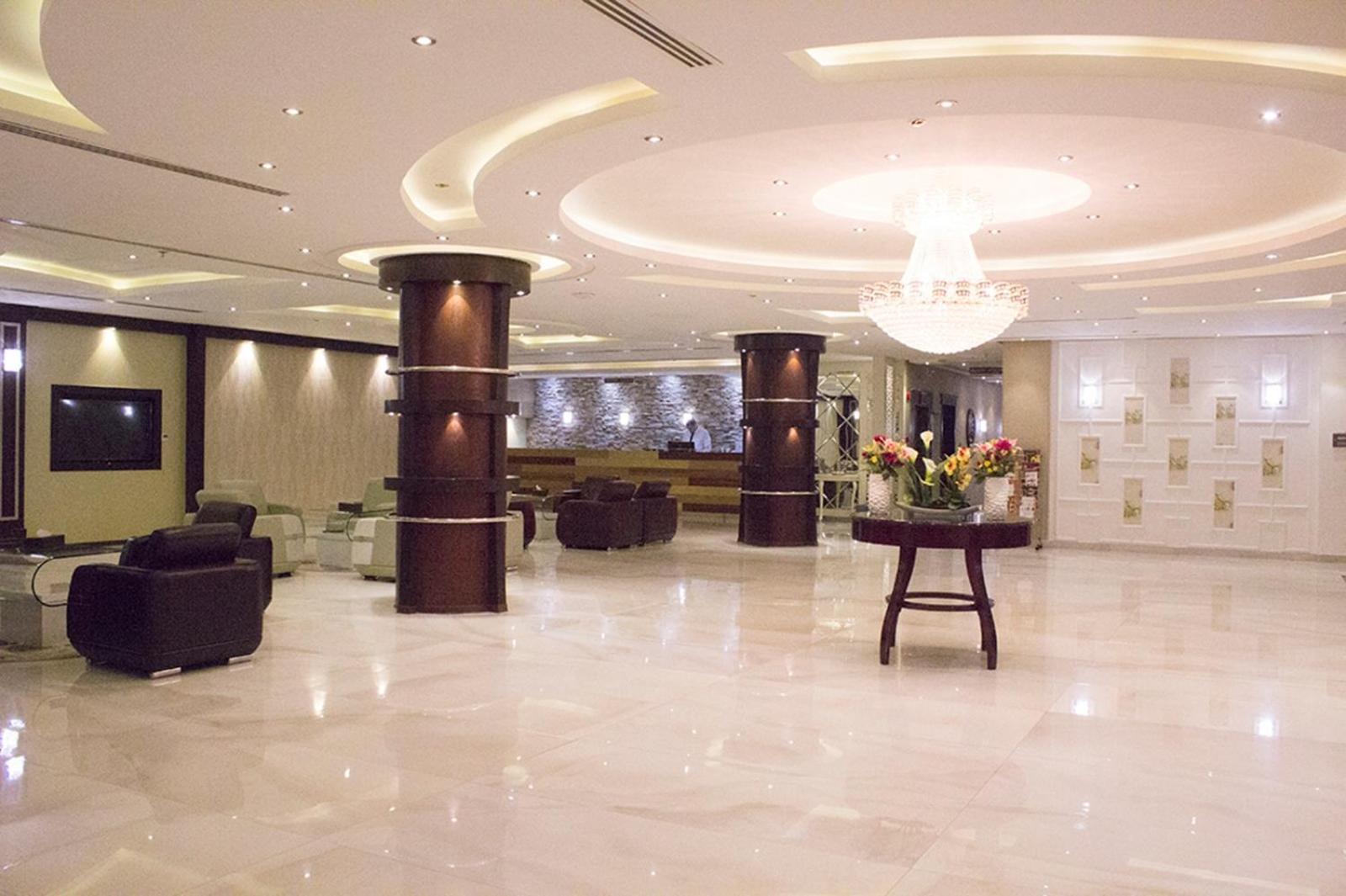 Merfal Royal New Riaad Buitenkant foto